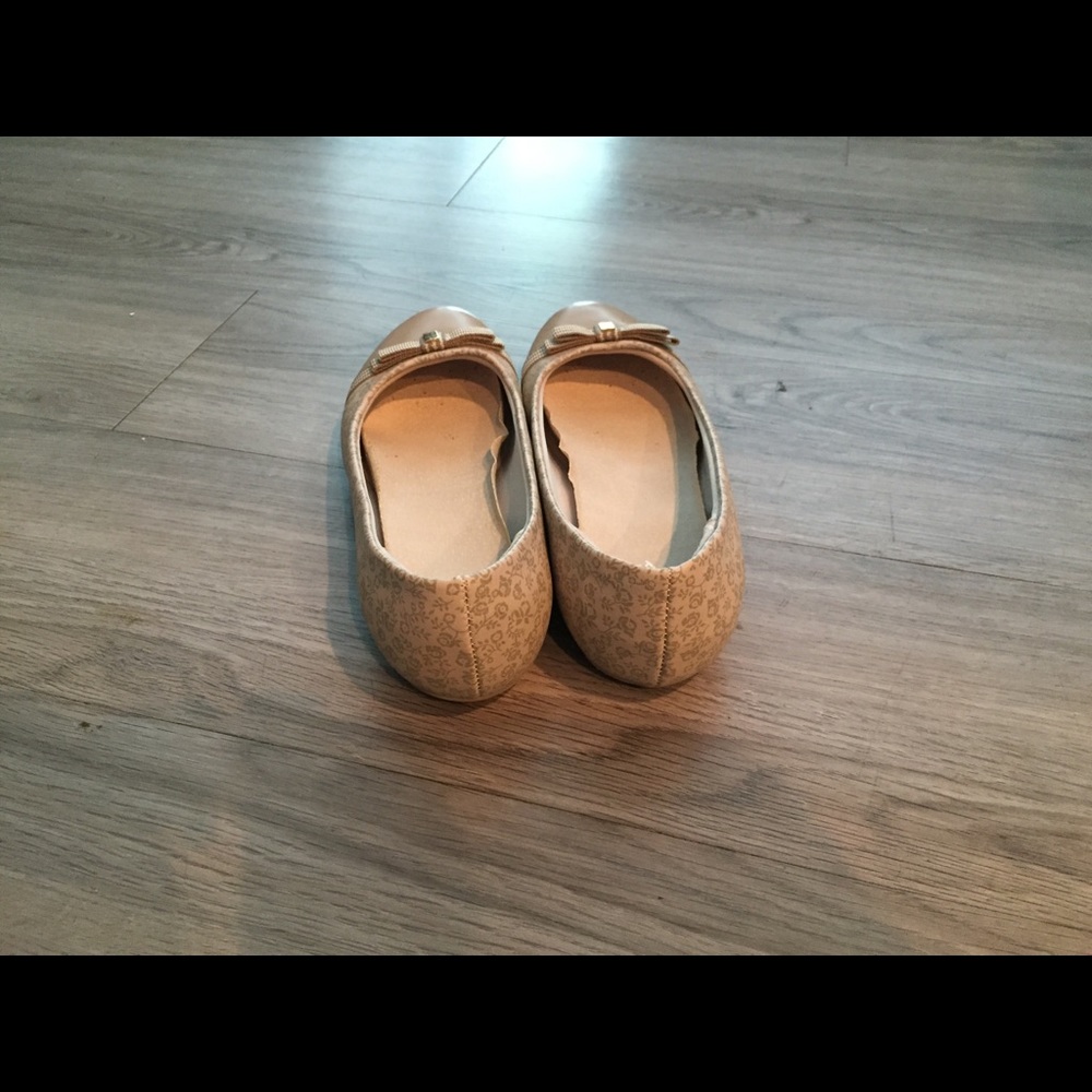 Shoes - Picture 3 of 4